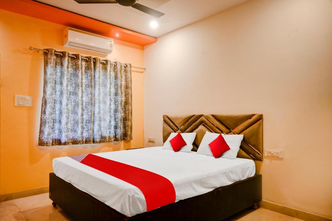 Hotel O Club Toronto Durg Екстериор снимка