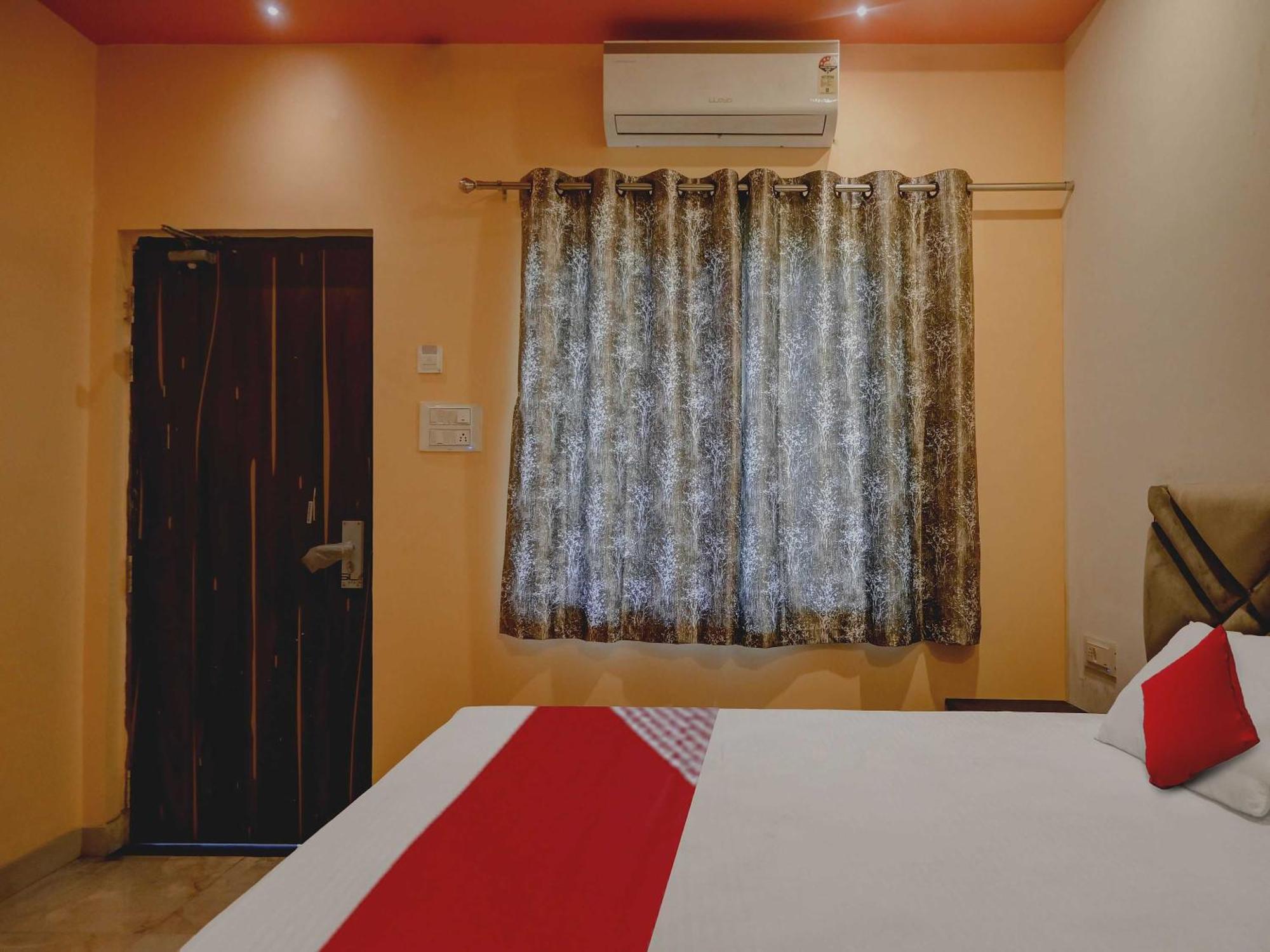 Hotel O Club Toronto Durg Екстериор снимка