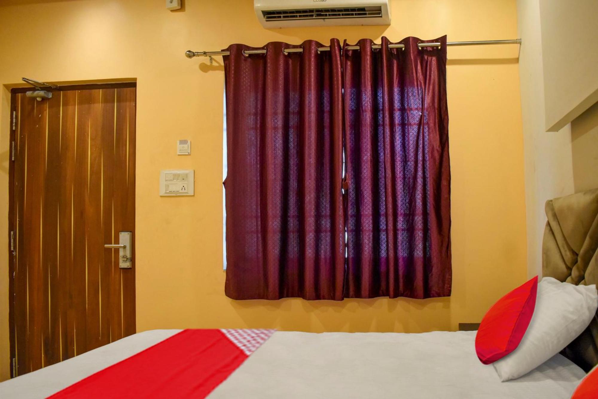 Hotel O Club Toronto Durg Екстериор снимка