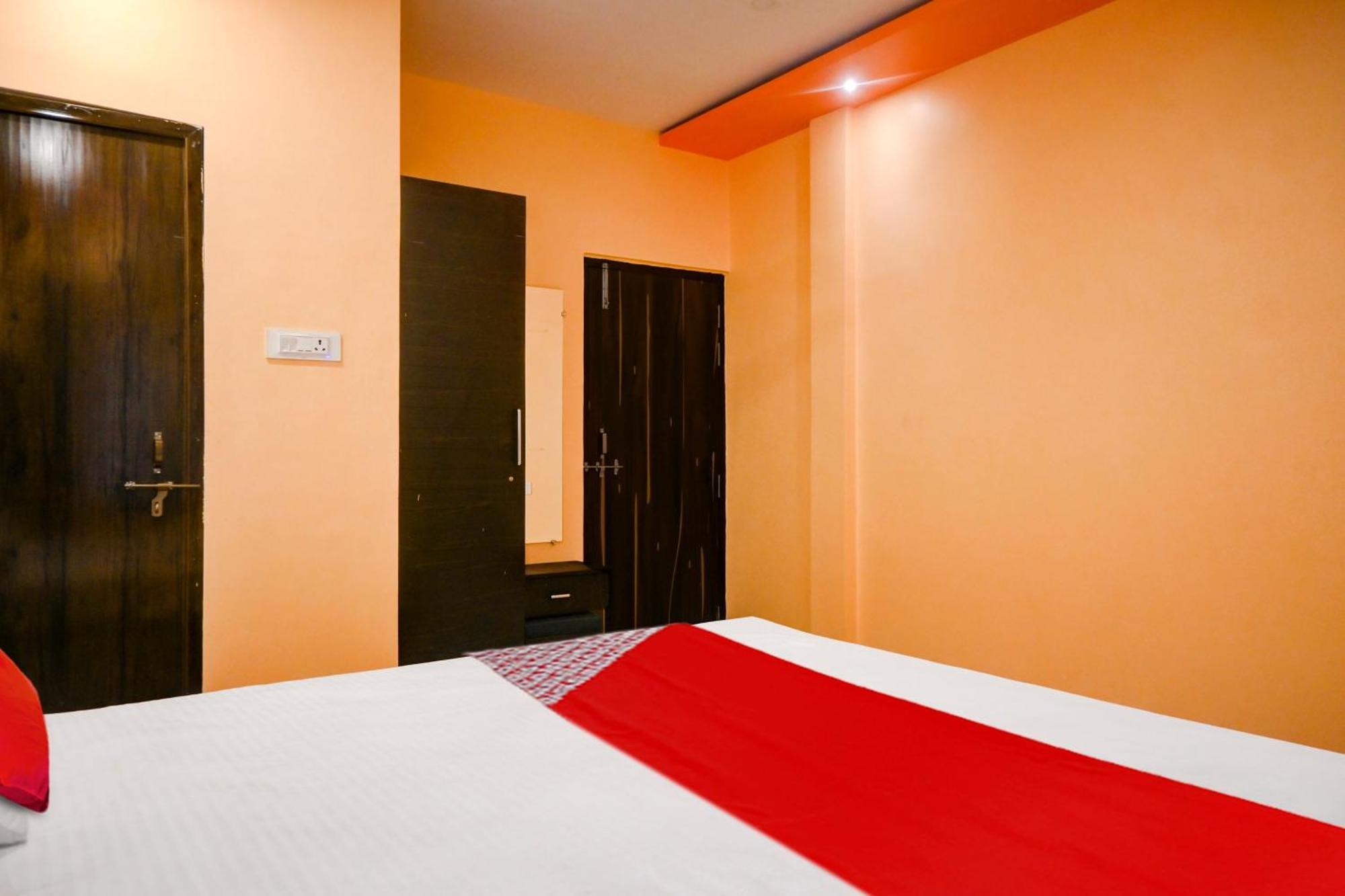 Hotel O Club Toronto Durg Екстериор снимка